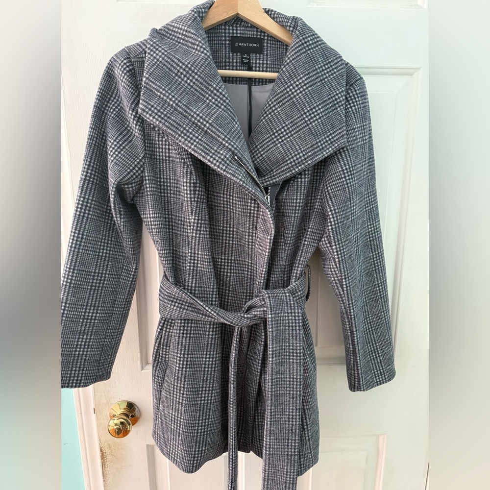 41 Hawthorn Gray Plaid Belted Coat, M Petite